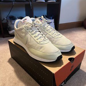 Nike Tailwind 79